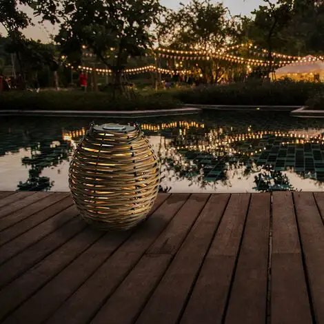 LUMISKY Lanterne Solaire Bohème RAFFY SOLAR Bois Foncé Polyrotin H33cm - Bois Foncé 4 LUMISKY Lanterne Solaire Bohème RAFFY SOLAR Bois Foncé Polyrotin H33cm - Bois Foncé – Image 4